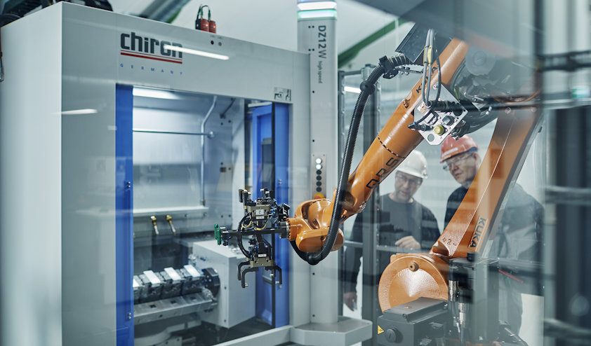 Robot fabrication at Hydro's Tønder plant in Denmark Robot fabrication at Hydro's Tønder plant in Denmark